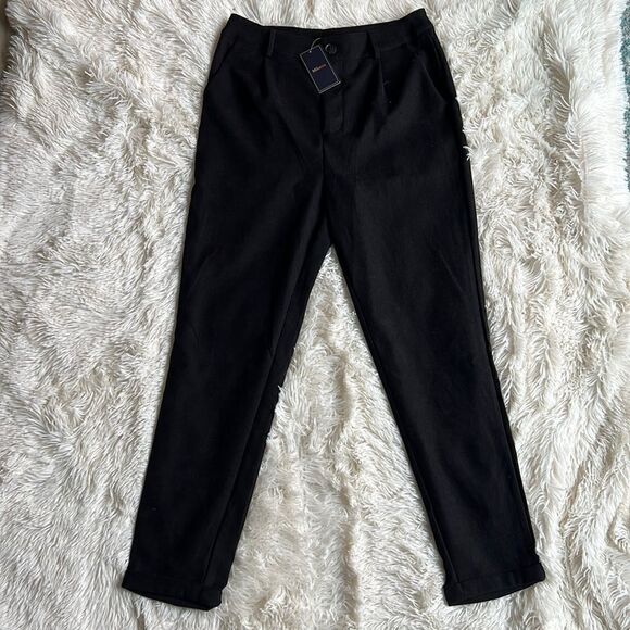 NWT Milumia Black Faux Suede Cuffed Pants Size Medium - Picture 1 of 7